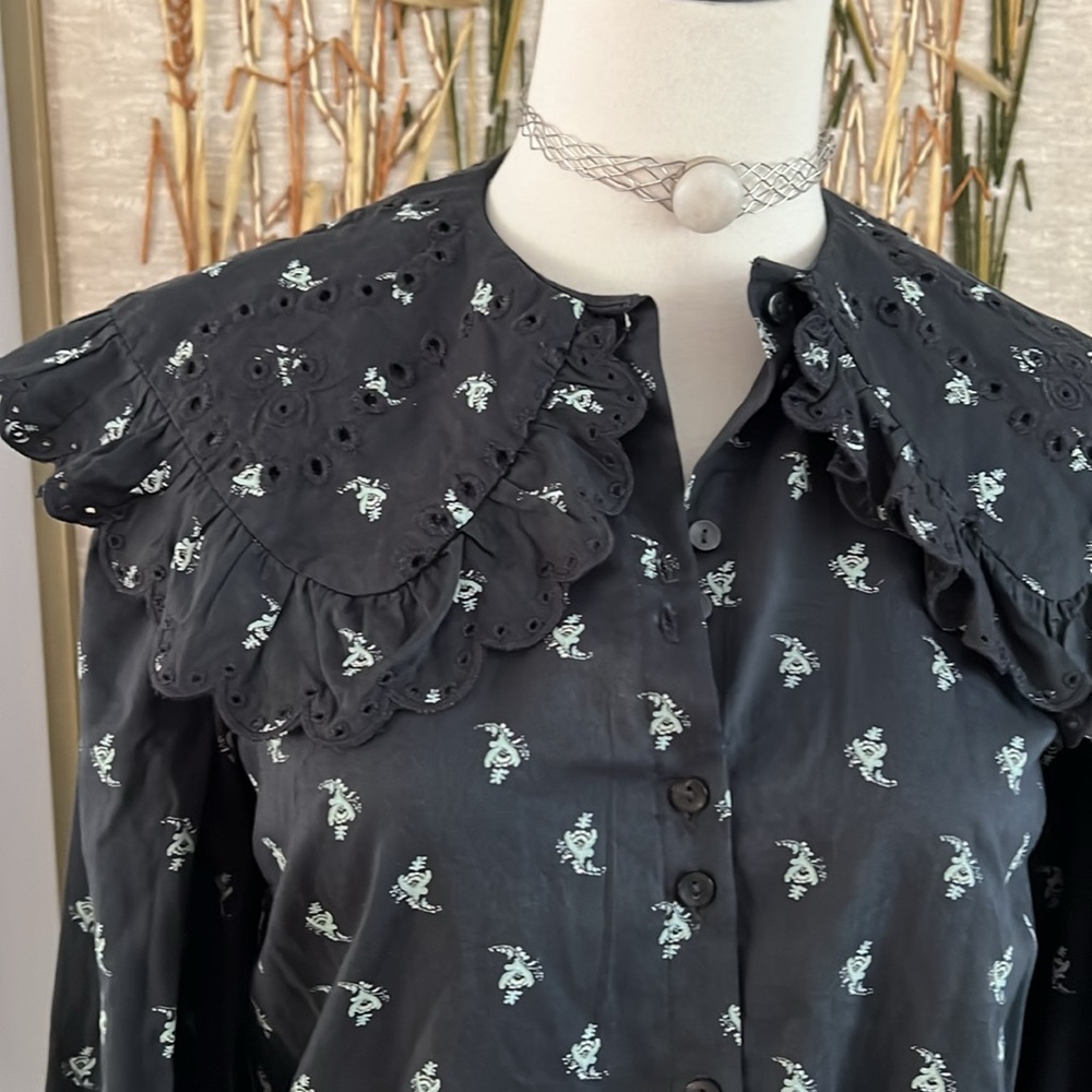 Universal Thread Embroidered Button Down Shirt Xs - image 5